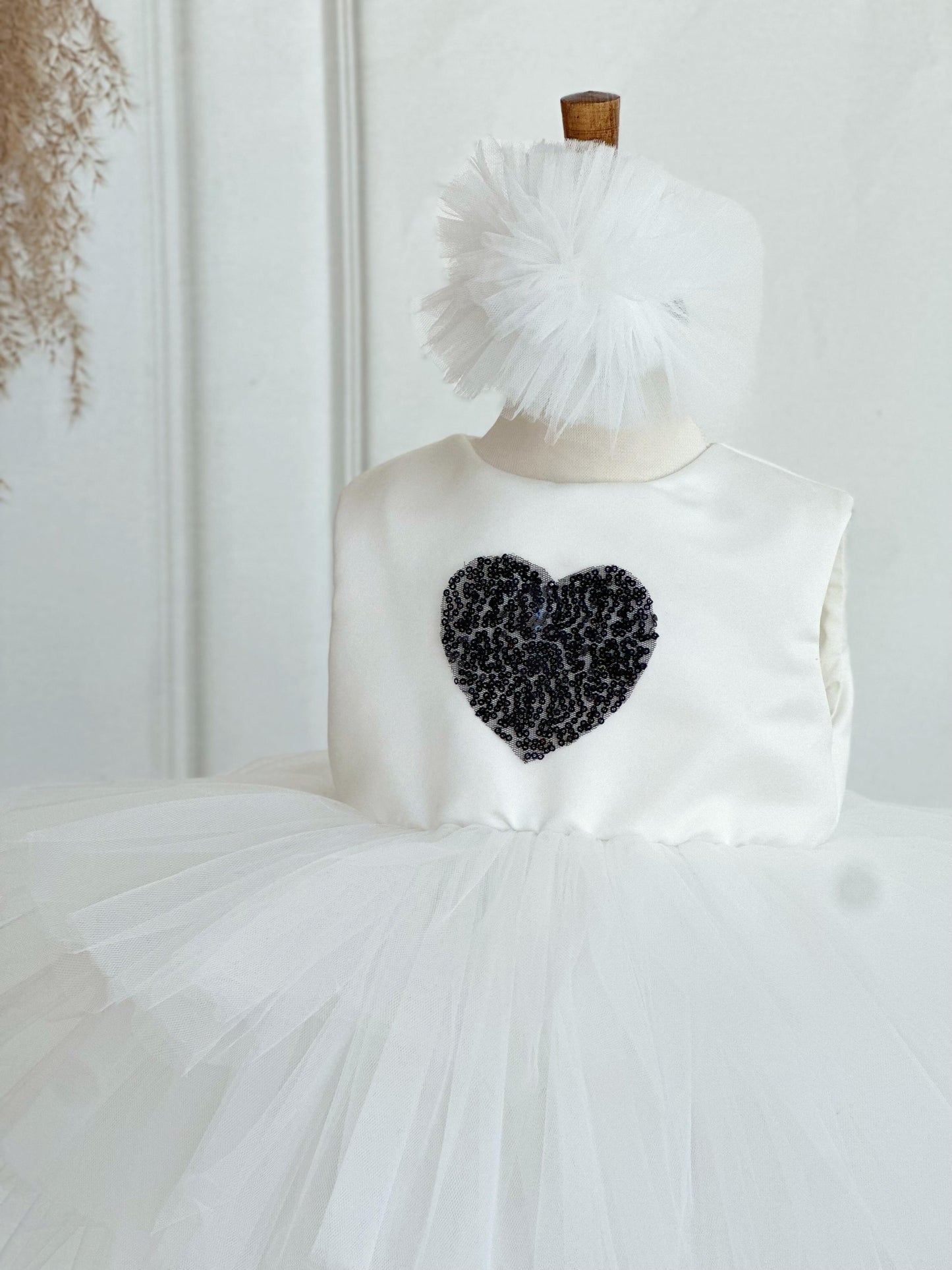 Black Heart Sequin Detachable Train Party Dress - White