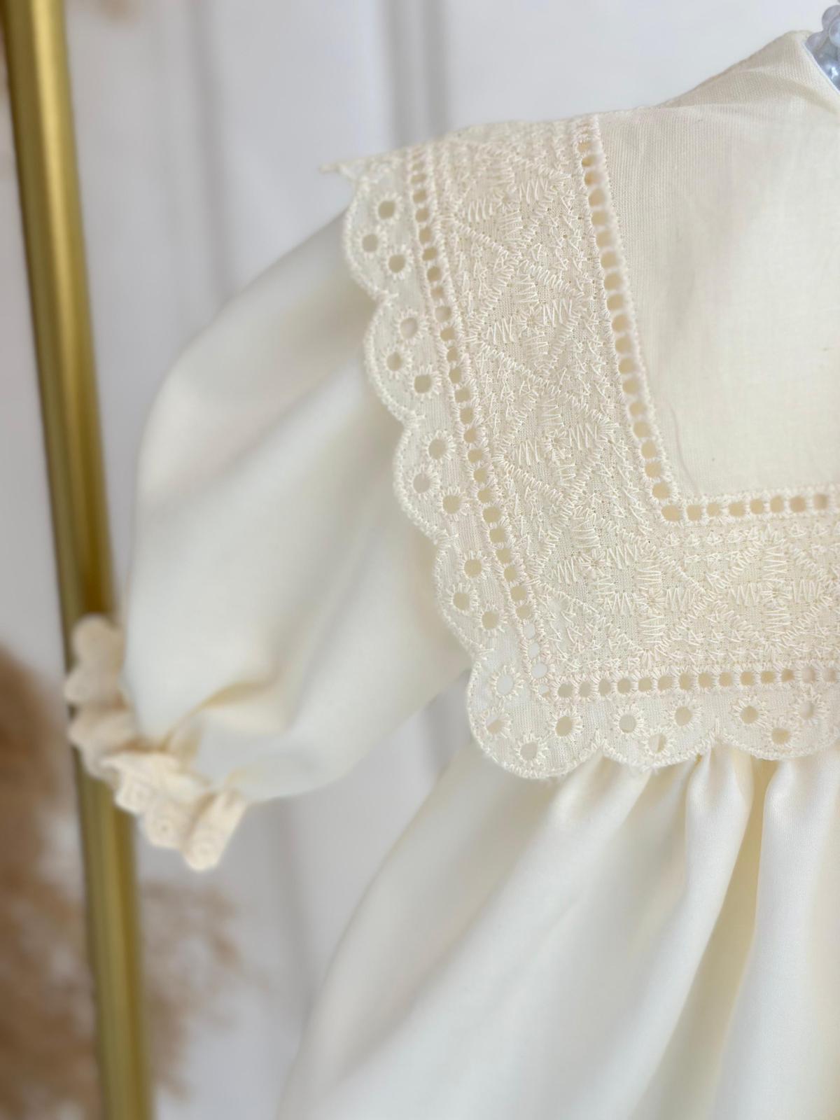 Personalized Ivory Baby Girl Dress with Lace Collar and Embroidered Name – Elegant Vintage Style Birthday Outfit