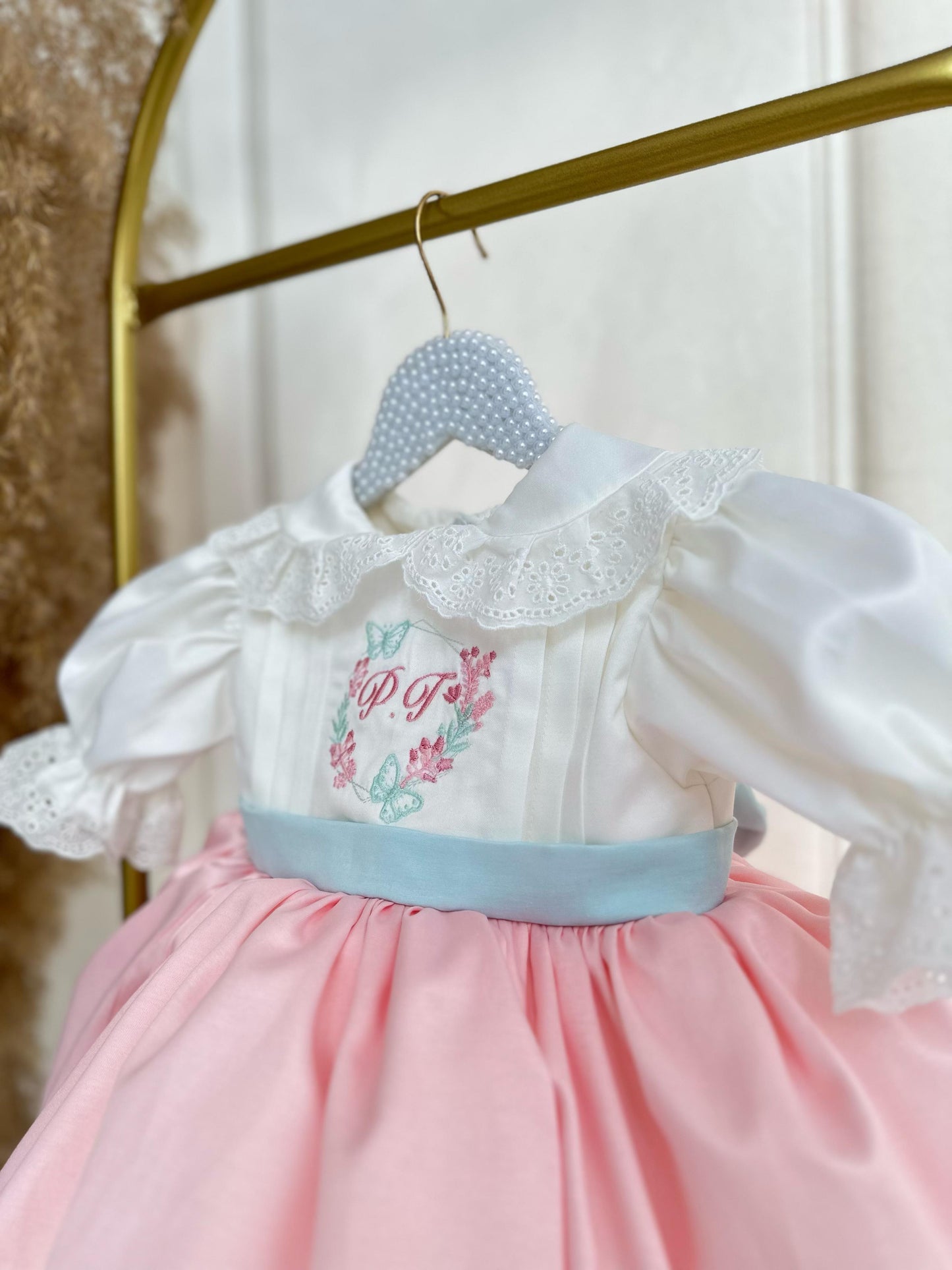 Personalized Pink and White Baby Girl Dress with Embroidery – Vintage Style Birthday & Special Occasion Outfit