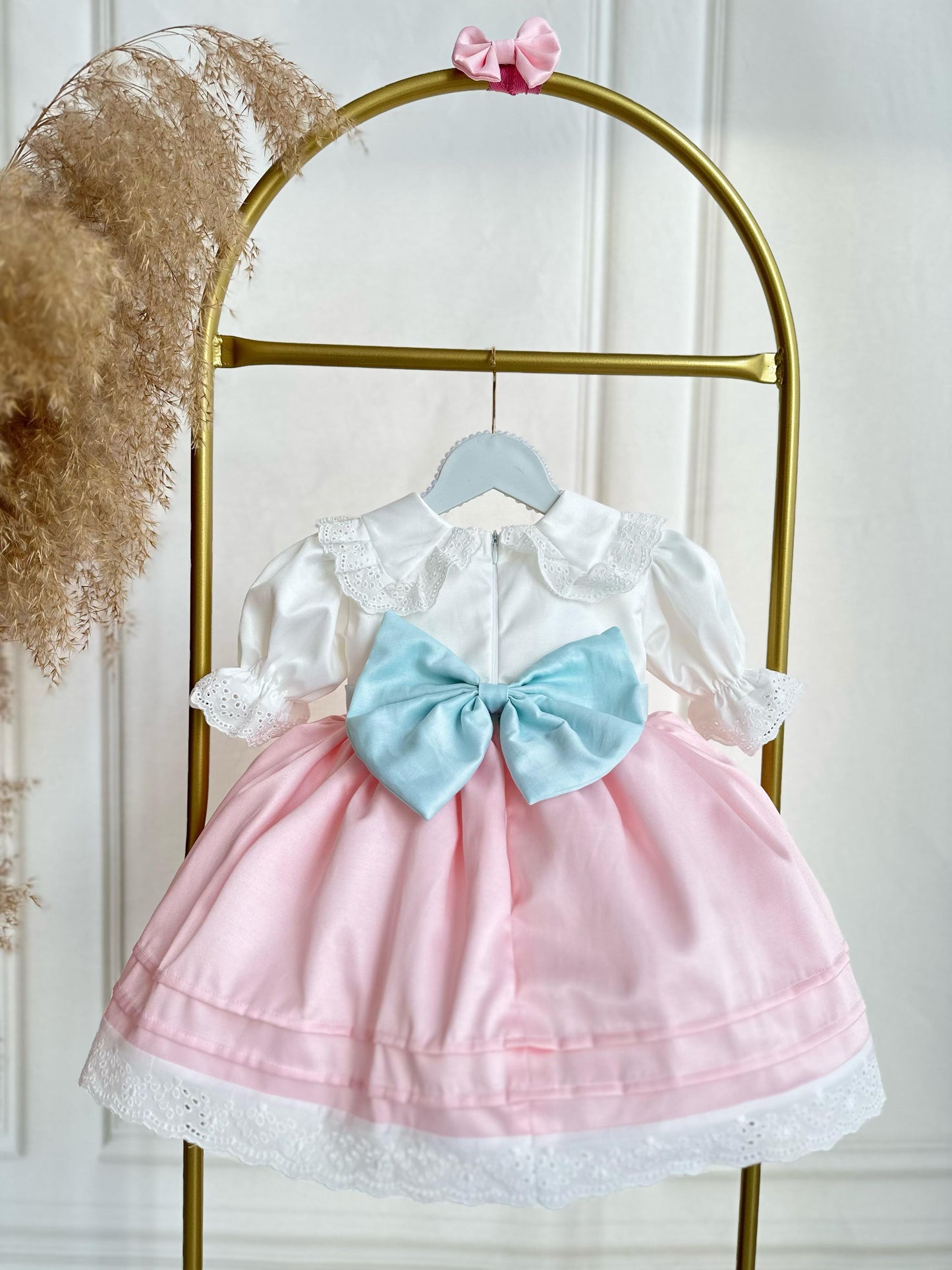 Personalized Pink and White Baby Girl Dress with Embroidery – Vintage Style Birthday & Special Occasion Outfit
